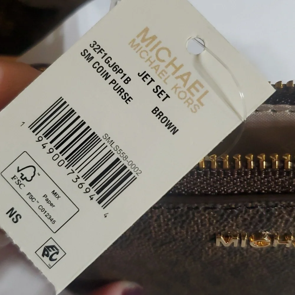 Michael Kor's jet set wallet - Picture 5 of 7